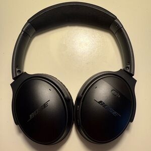 Bose QuietComfort 35 Wireless Headphones